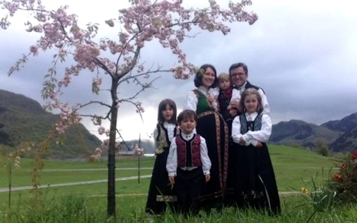 Cei cinci copii au fost plasați la tei familii-surogat în două orașe diferite, aflate la distanțe de 3.5 ore față de casa în care locuiește familia Bodnariu