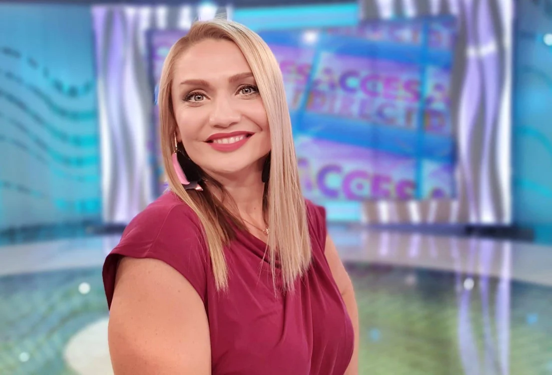 
    Cristina Cioran o va înlocui pe Simona Gherghe la pupitrul emisiunii „Acces Direct”Foto: Antena 1  