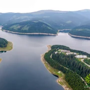 Stațiunea Vidra Voineasa din județul Vâlcea panoramă aeriană Foto Apa și prietenii săi 