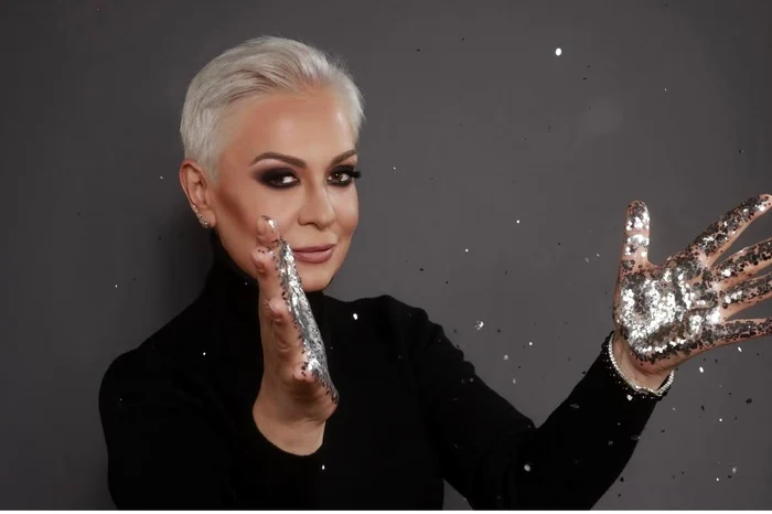 Monica Anghel ne-a asigurat că se simte foarte bine și se află în perioada de recuperare fiind nevoită să poarte o perioadă și ochelari de soare pentru a o proteja de lumina puternică de afară