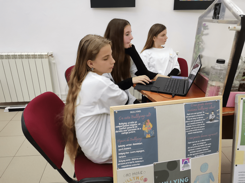 Copiii care fac coduri de programare. Detectorul de bullying din Crâmpoia merge în confruntarea națională VIDEO