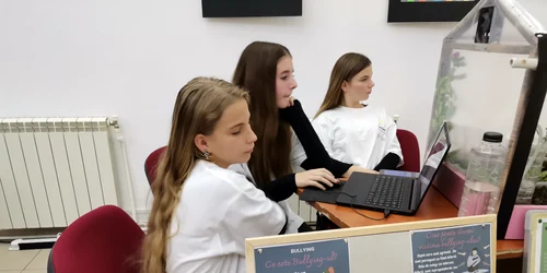 targ de stiinta biblioteca slatina (103) jpg