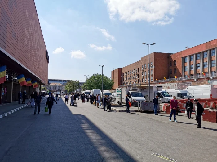 Piața Obor din București atrage din ce în ce mai mulți turiști / foto: click