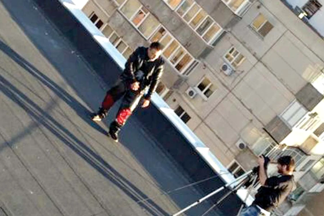 Guţă a avut în clip  o parteneră- manechin, Corina (FOTOGRAFII: ARHIVA PERSONALĂ)