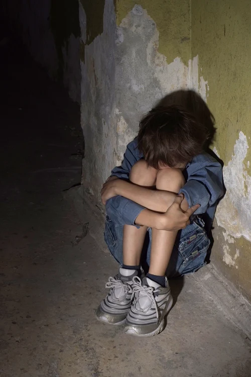 
    O copilă de 12 ani, din satul Dropia (judeţul Constanţa), a fost violată de ciobanul bunicilor săifoto: arhivă  