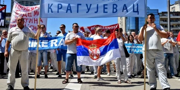 Greva a angajatilor companiei Fiat din Kragujevac FOTO AFP