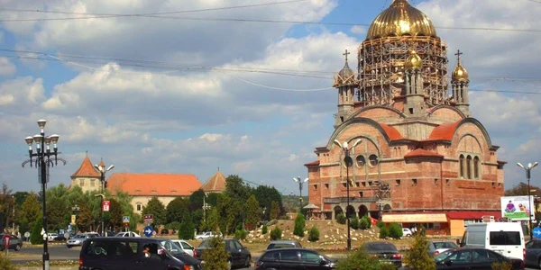 Catedrala poleită cu aur a înghiţit deja 6 milioane de lei.FOTOpanoramio.com