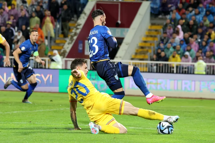 Dennis Man (stânga) a avut câteva ocazii (FOTO: Getty Images)