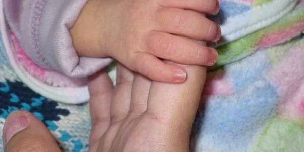 Cuantumul alocaţiei şi al indemnizaţiei va fi stabilit în funcţie de valoarea indicatorului social de referinţă