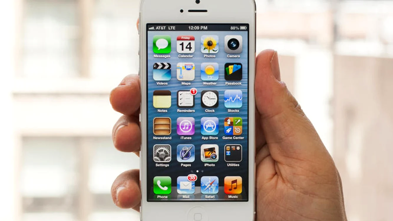 
    Soldaţii sunt sfătuiţi să îşi lase iPhone-urile acasăFoto cnet.com  
