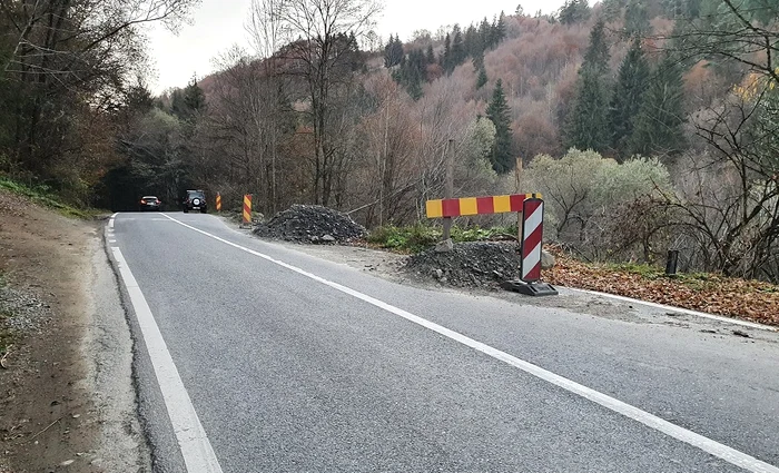 Circulația are loc pe un singur sens FOTO Adevărul