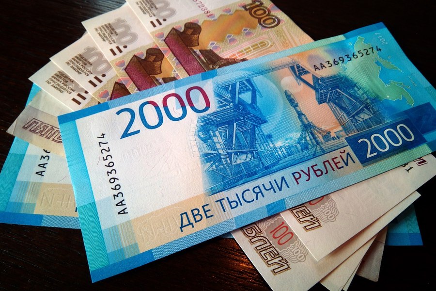 Banca Centrală din Rusia majorează rata dobânzii la 16% pentru a opri deprecierea rublei