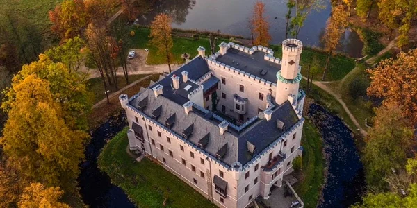 Karpinki Castle Polonia FOTO Daily Mail png