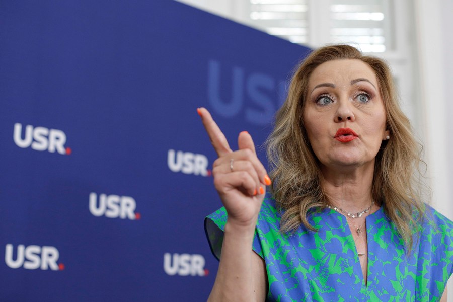 Cele două lucruri pe care i le cere Elena Lasconi președintelui interimar Ilie Bolojan: „Are 100 de zile la dispoziție să facă ceea ce așteptăm toți”