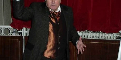 Teodor Ispas, în momentul în care interpretează un rol