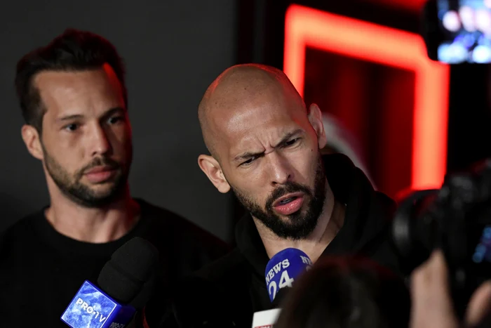 Tristan și Andrew Tate, supărați că au trebuit să se întoarcă în România. Foto Inquam Photos