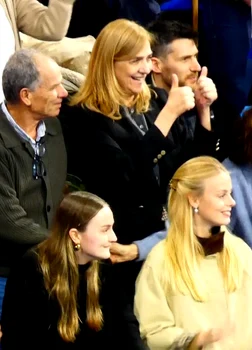 Infanta Cristina and Johanna Zott, iubita fiului ei, Pablo. FOTO: Profimedia