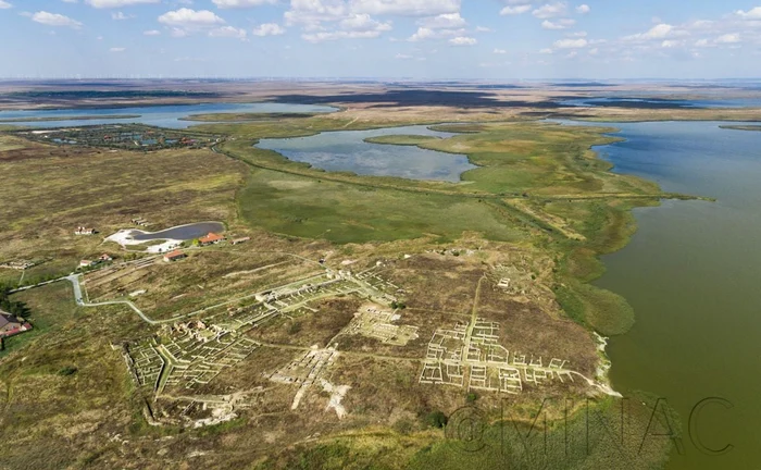 Cetatea Histria, pe malul lacului Sinoe FOTO: MINAC