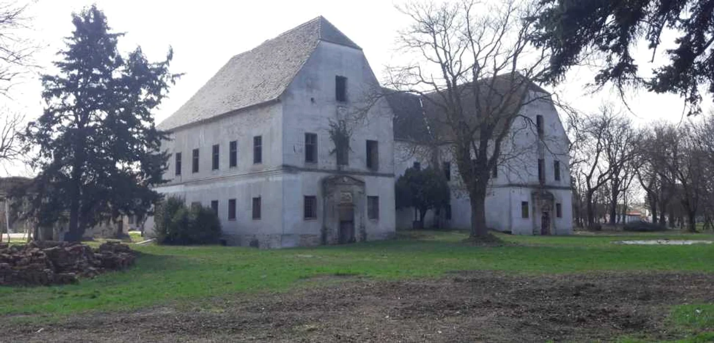 Castelul de la Banloc în 2018 FOTO Ş.Both