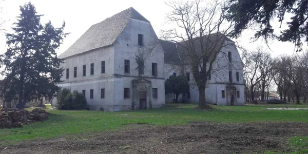 Castelul de la Banloc în 2018