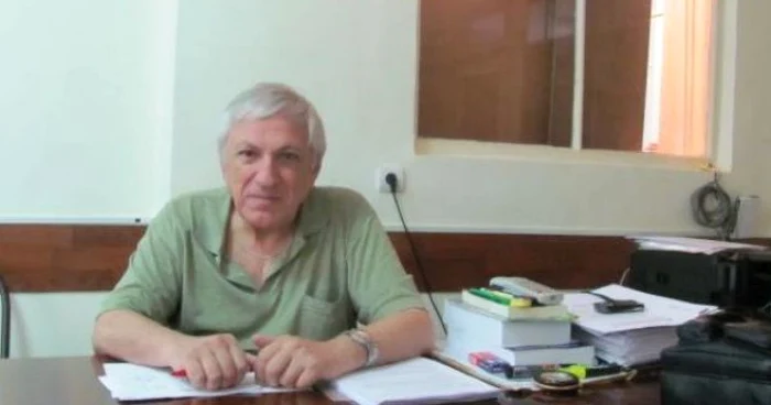 Doctorul Doru Dobrescu spune că s-a retras din conducerea Colegiului Medicilor Dolj. 