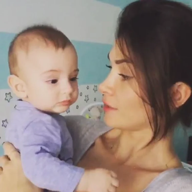 Alina şi băieţelul ei, Alexandru