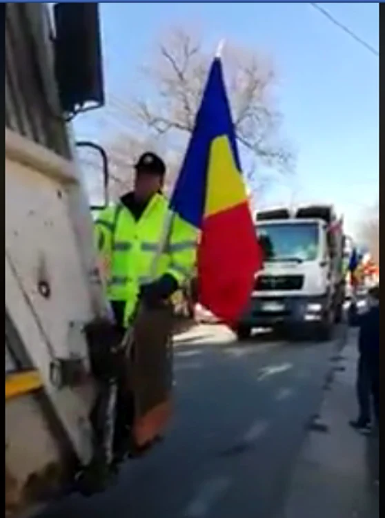 La parada de 1 Decembrie din comuna buzoiană Cislău au defilat și gunoierele