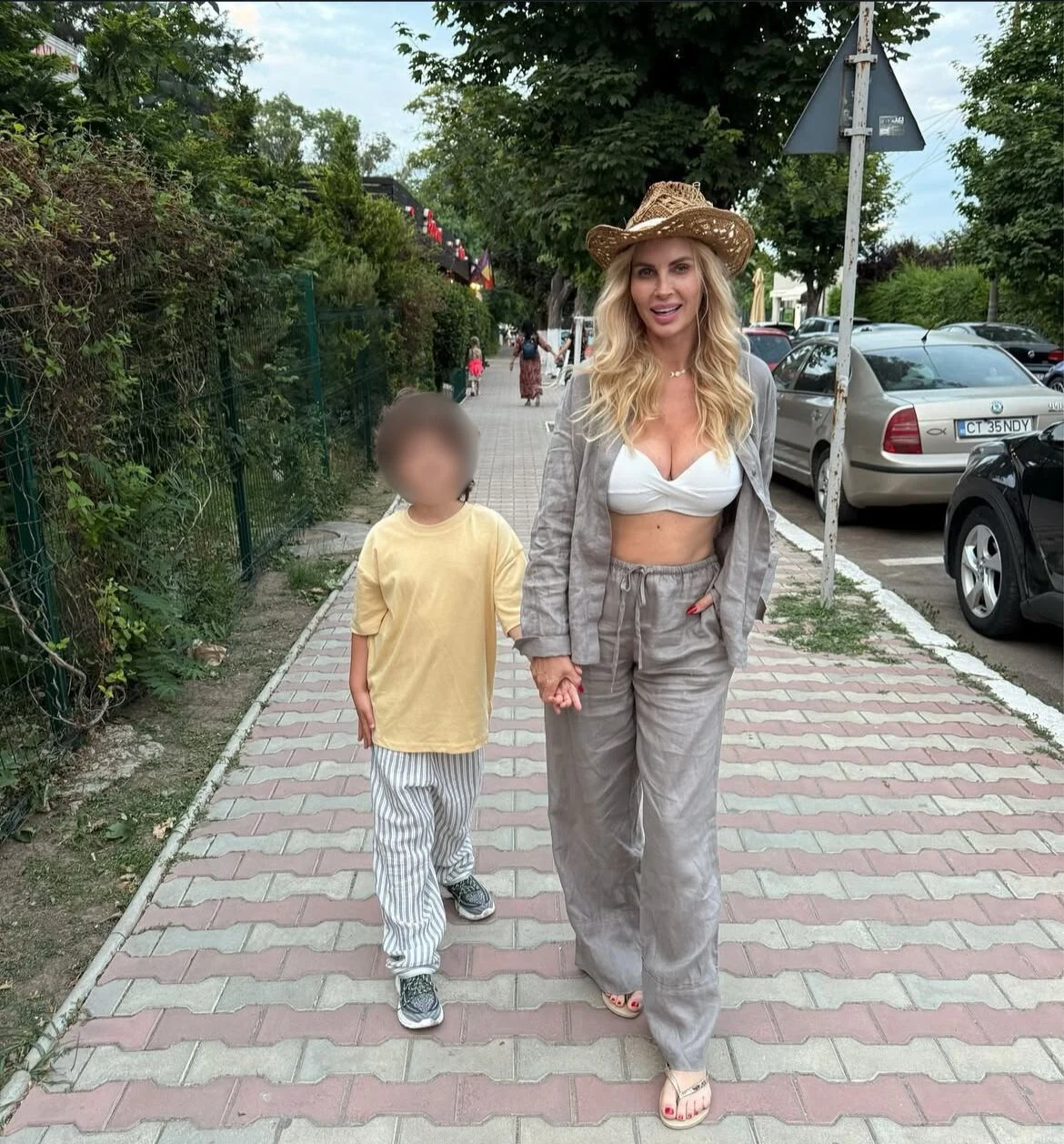 Andreea Bănică, revoltată după ce fiul ei a fost victima bullyingului: „Faptul că un copil are și altul nu îi face să fie răi”