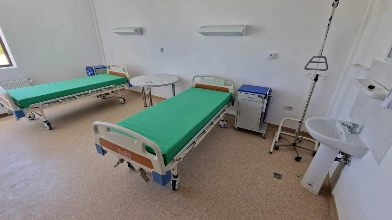 Un salon al noului spital FOTO CJA