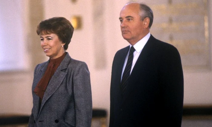 18 august: Are loc lovitura de stat din URSS, preşedintele sovietic Mihail Gorbaciov fiind arestat la casa de vacanţă din Crimeea jpeg
