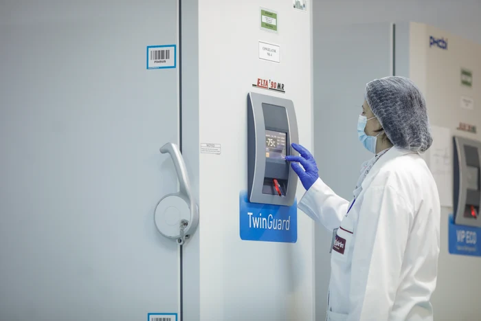 
    Doze de vaccin anti-COVID, depozitate la Institutul Cantacuzino, din CapitalăInquam Photos / George Călin  