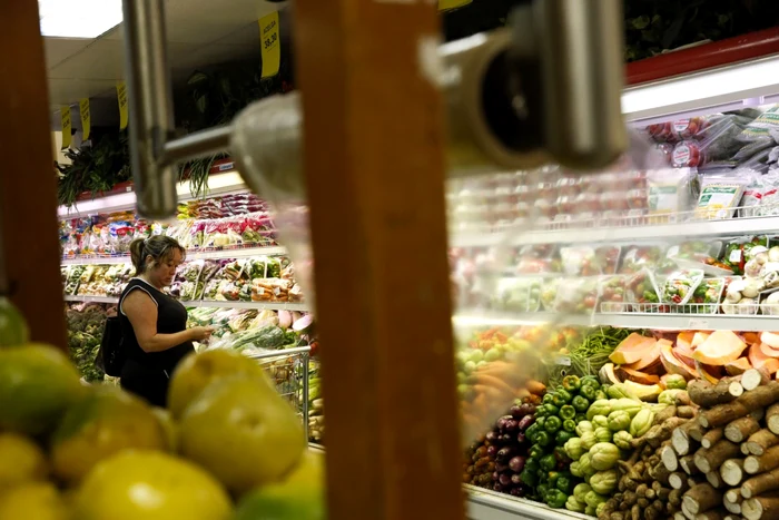 Peste 40% din produsele de bază destinate pieţei interne din Venezuela se regăsesc în contrabanda spre Columbia, unde sunt vândute la preţuri mult mai mari FOTO Reuters