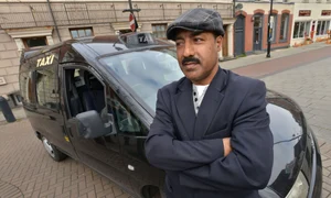 caters honest taxi man 04 jpeg