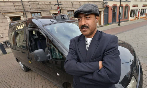 caters honest taxi man 04 jpeg