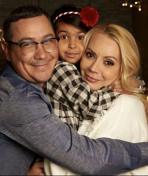 Victor Ponta, Maria și Daciana Sârbu Foto: Facebook