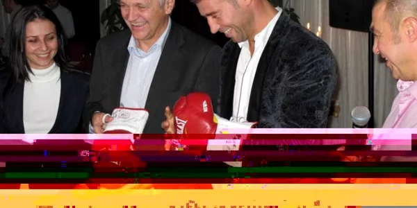 Lucian Bute a fost sărbătorit în București * Foto: Marian Burlacu