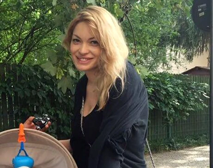 Valentina Pelinel (35 de ani) a ieșit la plimbare cu Cristian Milanfoto: Arhiva Personală