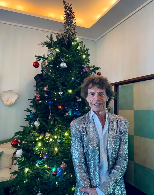 Mick Jagger, 78 de ani, poză tradițională în fața pomului - foto Instagram