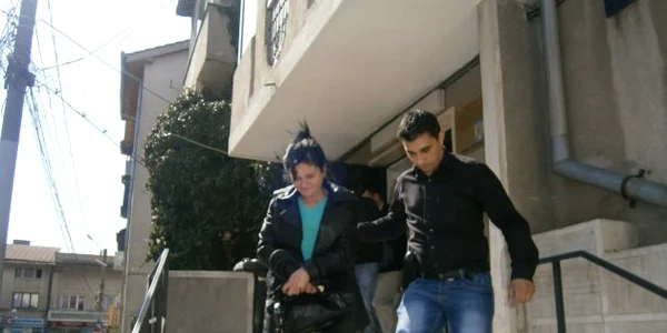 Aceasta este femeia care şi-a obligat fiica să se prostituieze