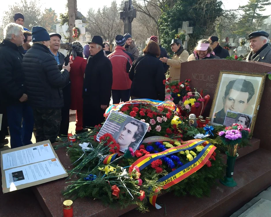 Mormântul lui Nicolae Ceauşescu din Cimitirul Ghencea