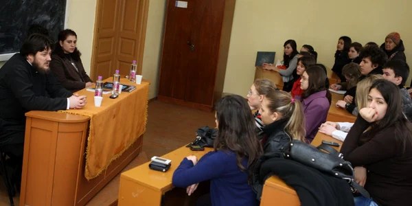 Prima întâlnire a fost găzduită de Colegiul Naţional Constantin Brătescu