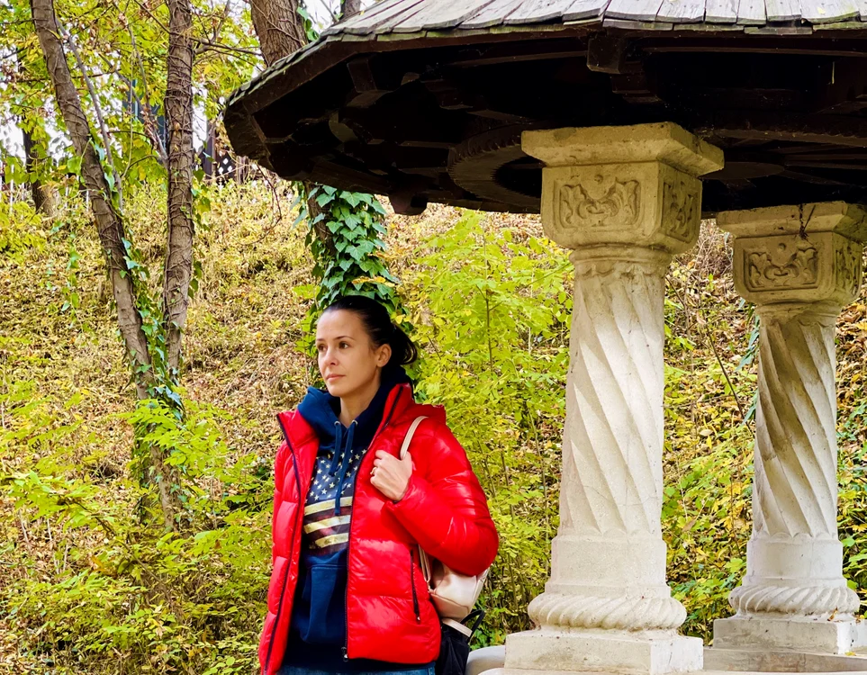 
    Ce copil nu se bucură să vadă dinozaurii de la Muzeul de Geologie?!  