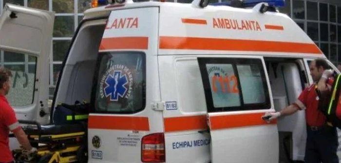 Zeci de persoane au ajuns la spital după ce au fost la o nuntă într-un local din Capitală FOTO: Arhivă