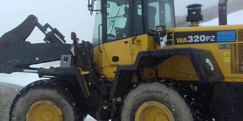 Imagini cu nămeţii şi utilajele de deszăpezire de pe Transalpina tronsonul Obârşia Lotrului - Vâlcea şi Rânca - Gorj Foto FB Secţia Drumuri Naţionale Târgu Jiu