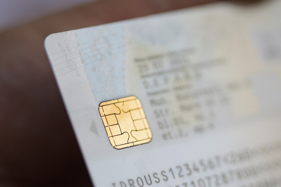 Fostul ministru care a negociat introducerea cărții electronice de identitate a întâmpinat probleme la eliberarea noului act. „Mi-au spus că legea nu s-a schimbat”