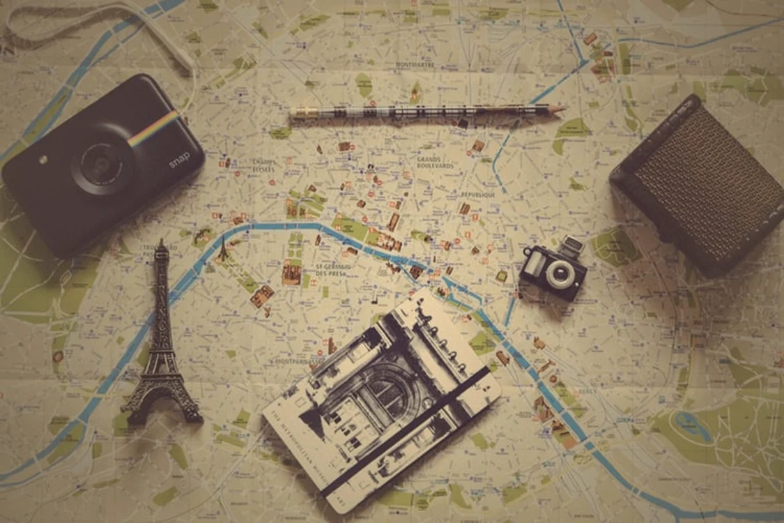 
    Ți-ai încarcat bateriile vara asta, dar gândul îți zboară deja la următoarea vacanță? Sursa foto: unsplash.com/delfi de la Rua  