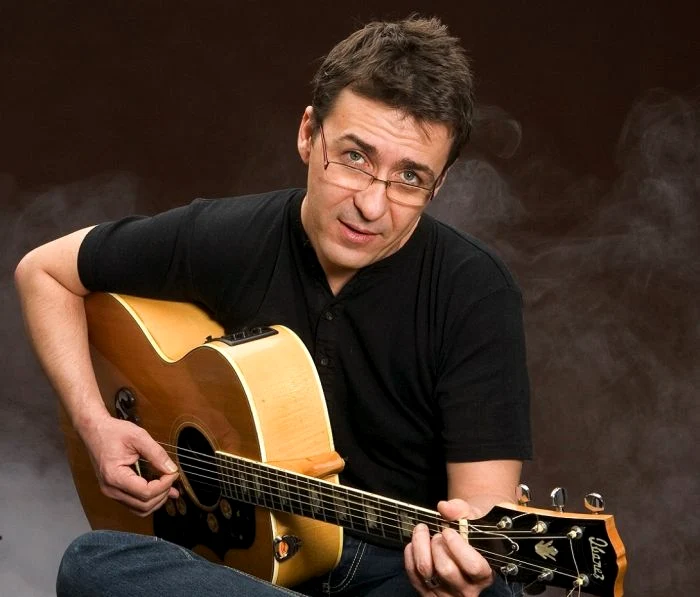 Florin Chilian este invitat la dezbaterea Tango de miercuri, 23 martie 2011.