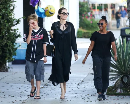 Angelina Jolie takes the girls for some retail therapy at Kitson jpeg