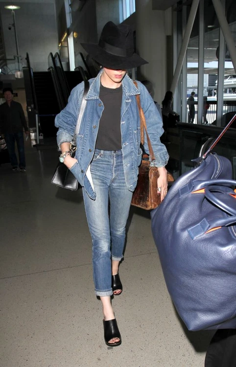 Amber Heard arrives at Los Angeles International Airport (LAX) jpeg