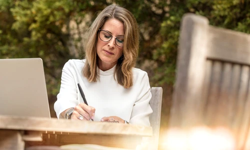 Menopauza ÔÇô un subiect prea put╠ªin discutat i╠én Roma╠énia jpg